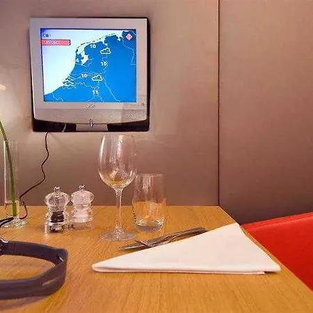 Hotel Novotel Off Grand Place 4*