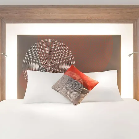Hotel Novotel Off Grand Place 4*