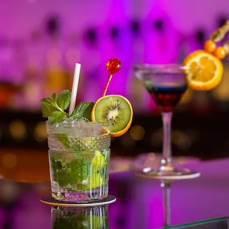 Hotel Novotel Off Grand Place 4*