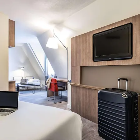 מלון Novotel Off Grand Place 4*